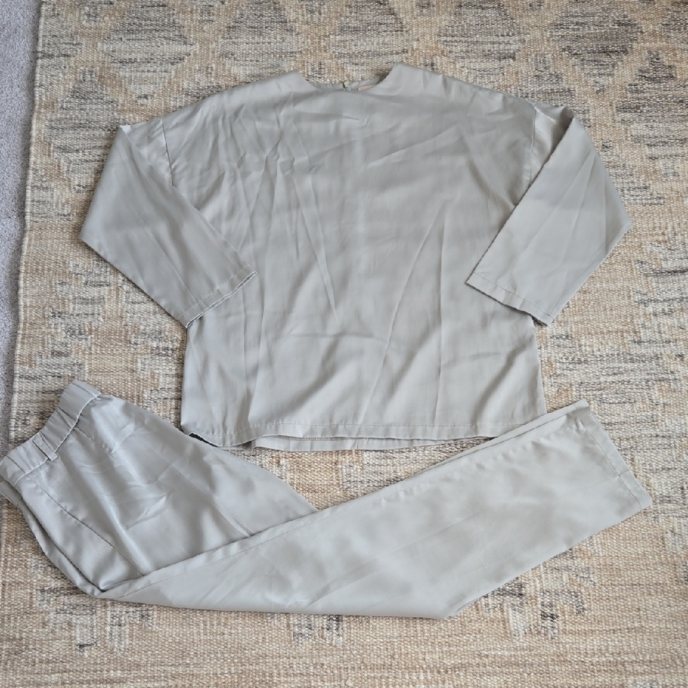 Elegant Green Women's Top And Pant Set